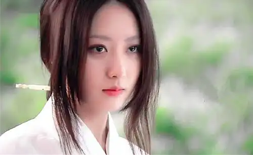 6位头戴玉簪的古装女星,个个美若天仙,但到贾静雯却一脸傲娇