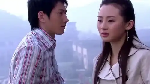 佳期如梦男子让女子把手机关机,不然手机盖被打爆