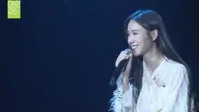 来看看唐莉佳学姐,玩雪鹰领主手游,