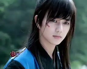 各位大师帮帮忙帮我把图一弄成图二那样子的古典照跪谢