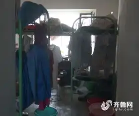 200㎡塞50多张床位中国铁建国际城蜗居房摆满上下铺
