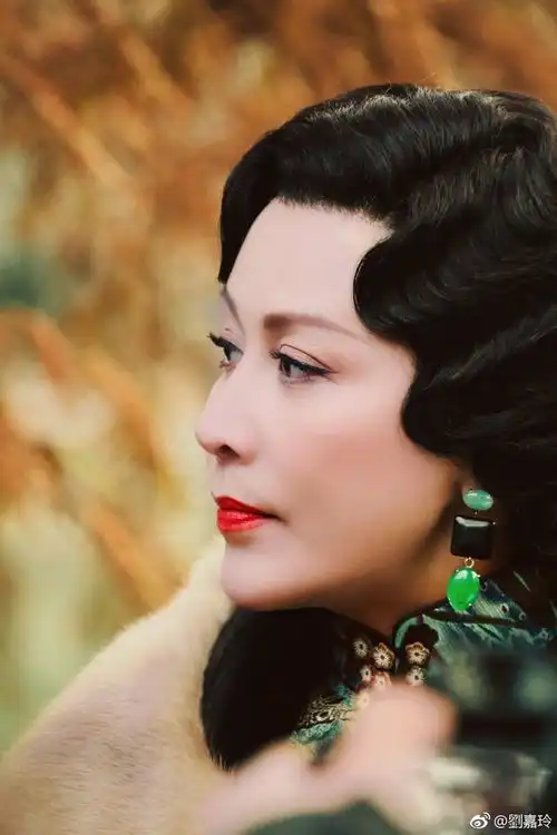 刘嘉玲半生缘剧照释出,网友吐槽变成蔡明了