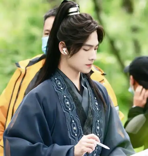 且试天下官宣,赵露思造型太美,看到杨洋的却不敢相信
