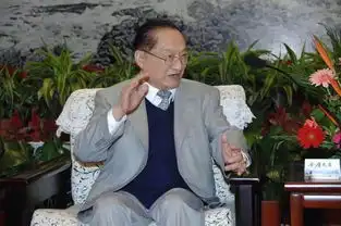 他的人生或许比小说更精彩