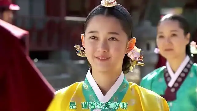 拥抱太阳的月亮小姑娘发现自己怀孕,开心的蹦蹦跳跳