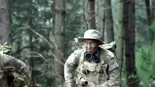 特种兵12秒从小鬼子的眼皮底下冲锋,兵王笑了我只要11秒