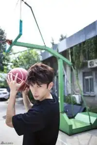 整理一下各小花工作室旗下艺人,你们觉得...