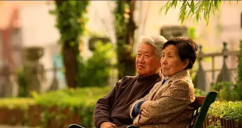 65岁阿姨自述和再婚老伴刚领证,他就提出3个条件