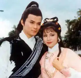 香港电影里的妈妈专业户,靠83版射雕英雄传成名,一生未嫁
