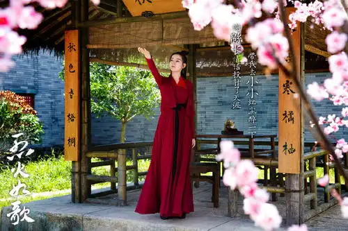 迪丽热巴红衣仙气逼人烈火如歌10剧照美翻