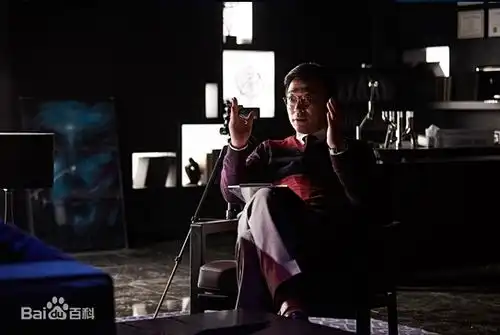 金秀贤演技大爆发,一人饰两角,上演三种人格,看介绍就够烧脑了
