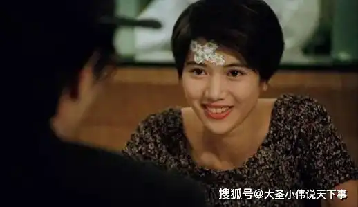 她是港姐冠军,为嫁洪金宝,当多年小三,婚后未生育,专心当后妈