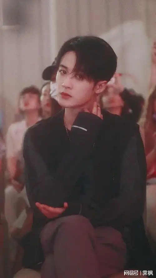 檀健次壁纸,最近粉上了檀健次,分享一波壁纸
