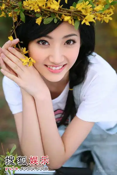 史诗女儿景甜首场戏被淋剧照曝光
