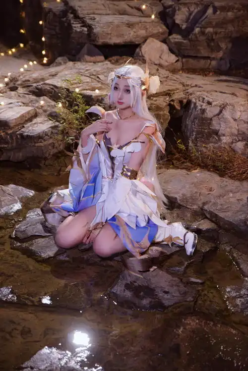 王者荣耀金色仲夏夜之梦貂蝉cosplay
