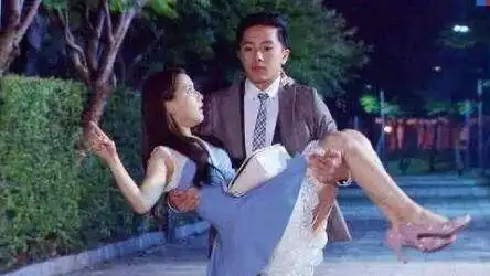 影视剧中的公主抱为何都那么轻松当看到全身照,梦幻破灭了