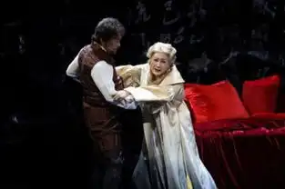 真爱粉穿霾而来只为看凯丽版王后
