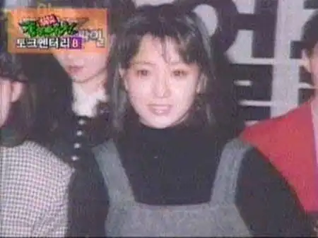 韩国第一美女,她因女儿丑被疑整容,看了她小时候照片
