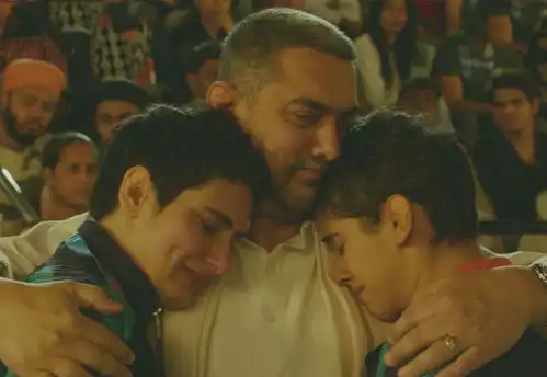 可是,到底为什么那么多人都为摔跤吧,爸爸燃了
