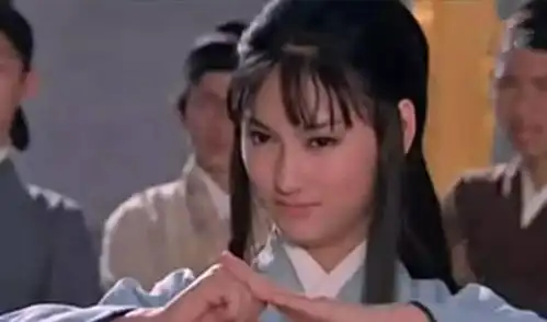 3岁乞讨,39岁自杀终身未嫁这个皇族后裔,终于活成了女王

