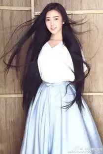 太子妃升职记大胸妹子黄良媛扮演者翟艺舒资料照片微博
