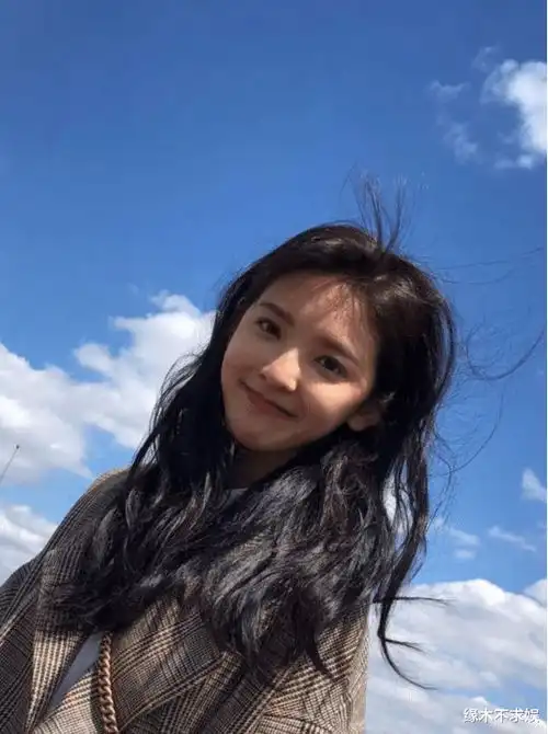 166cm章若楠真实状态如何活动被拍生图,网友感慨不已
