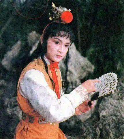 贾琏瞧不起薛蟠,薛蟠还没瞧起他薛蟠自视甚高,将贾珍玩于股掌之上腾讯新闻