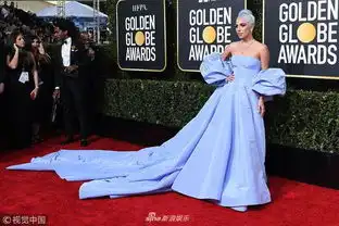 ladygaga蓝色长裙亮相金球红毯致敬朱迪嘉兰
