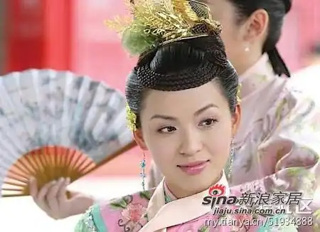 图揭天雷滚滚的清宫发型阔太胡静头顶丝网