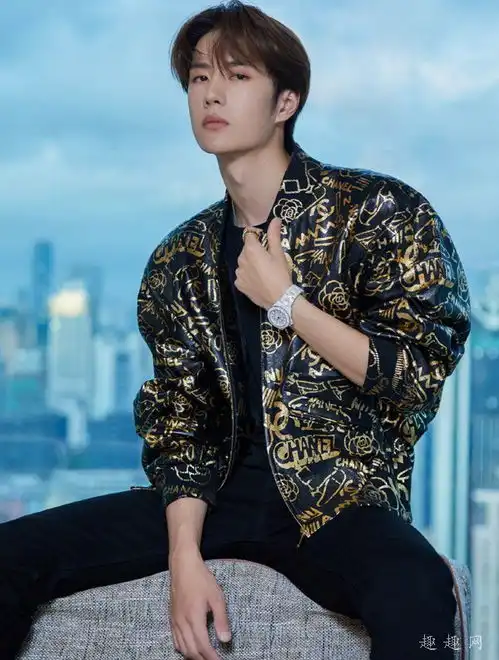 王一博高清可爱图片王一博时尚写真
