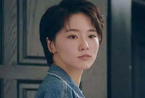 有种认不出叫诸葛大力穿古装,长发飘飘柳叶眉,美成李子柒
