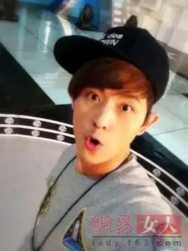 张根硕撞脸汤唯明星相像欢乐多