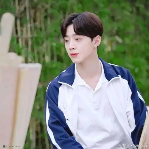 初恋那件小事赖冠霖超甜校服剧照曝光,这下粉丝们要尖叫了
