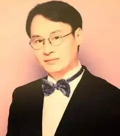 沉寂了14年,李宗盛王杰曾为他祝寿,黄磊因他失声痛哭退出歌坛,61岁的他早已成为乐坛传奇搜狐文化搜狐网
