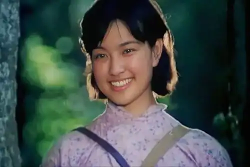 知名女星自曝赴美留学遭性侵,后被渣男伤害,自暴自弃随便嫁人