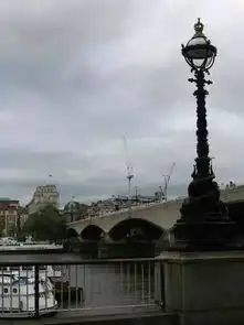 西欧的夏天余光中
