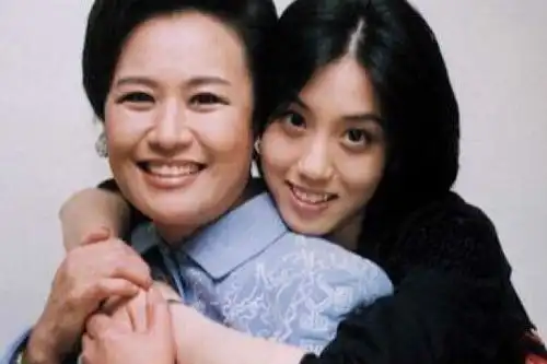 夏娃的诱惑18年了张东健一家四口超级幸福,她却家破人亡