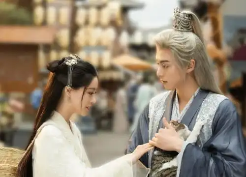 遇龙剧照,以为女演员够养眼,哪知男演员颜值一个赛一个
