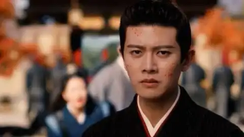 周生如故全剧高甜时刻漼时宜受伤难耐,周生辰为其贴心按肩