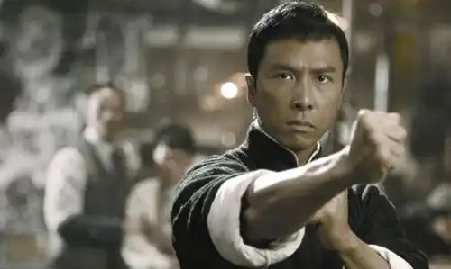 甄子丹自导自演,天龙八部之乔峰传幕后照公布再次致敬金庸武侠
