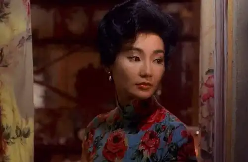 曾经的女神,黎明的暗恋对象,如今年过半百,风韵依然