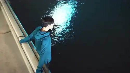 w两个世界在最后瞬间他想起一个单词,逆转胜利