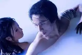 明星唯美出浴写真鸳鸯戏水香艳诱人