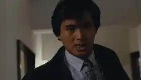 英雄本色最帅的片段,小马哥单枪匹马去报仇
