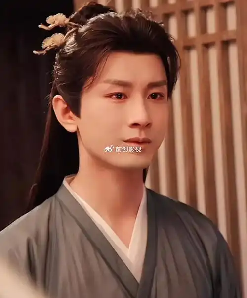 莲花楼发簪都藏着细节,武侠剧男演员造型用起心来,太惊艳了
