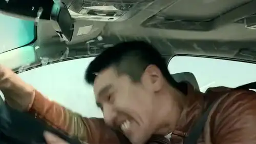 痞子英雄黎明升起吴英雄在马路被追击,之后会发生什么呢
