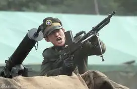 等待绽放剧照曝光张翰演戏中戏成表情帝
