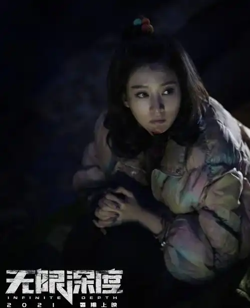 朱一龙八月海报200424高冷型男风让人疯狂爱了朱一龙时间系列宣传海报更新
