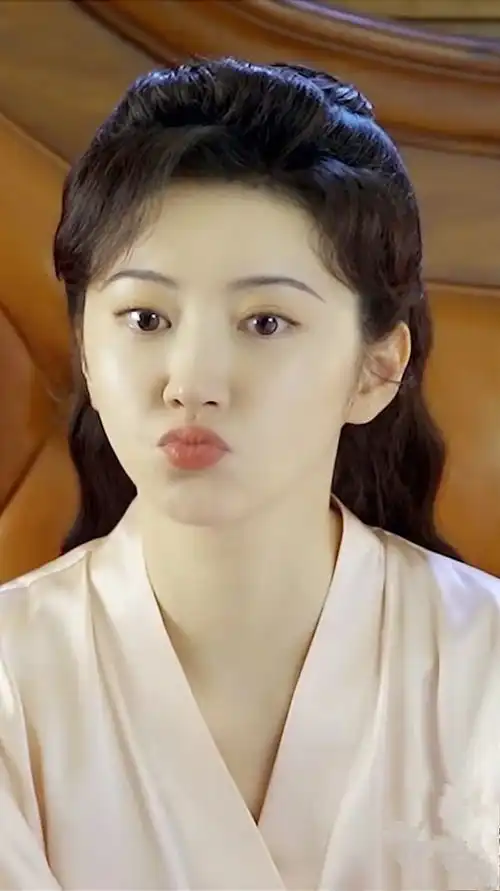 北影校花景甜20岁35岁颜值变化,一直很甜,司藤是巅峰