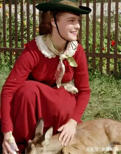 茜茜公主扮演者罗密施奈德,每一帧剧照,都是一个高贵优雅的公主